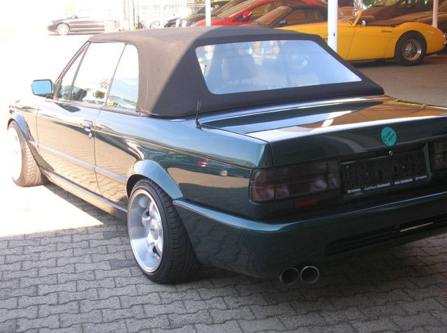   BMW 850i Coupe  BMW 325i Convertible (27 )