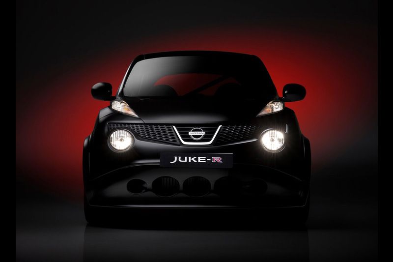     Nissan Juke-R (9 )