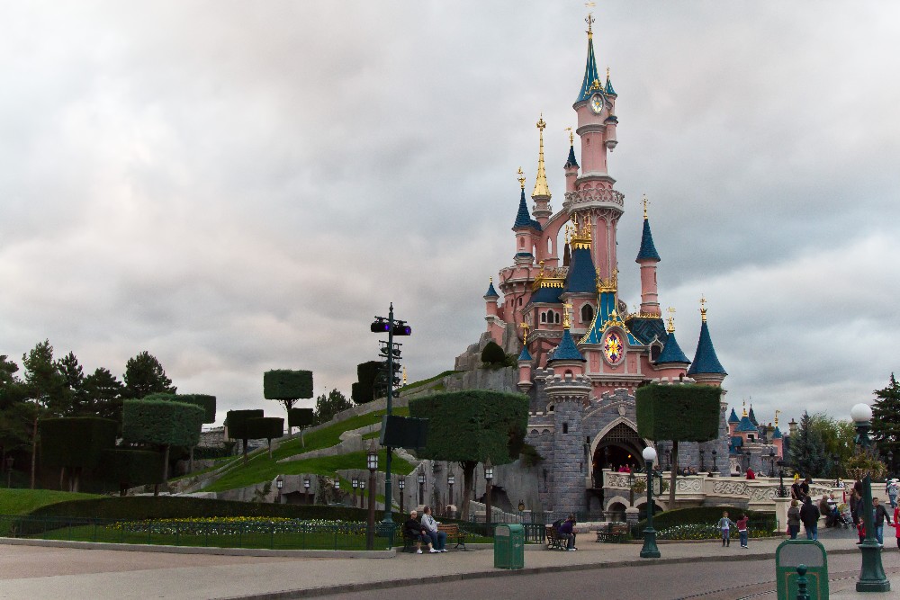 1766 Disneyland Paris:  