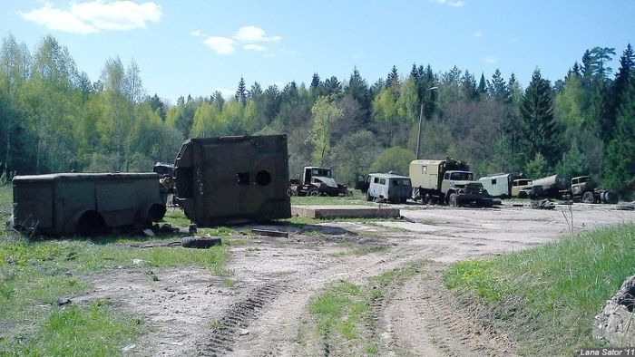 Заброшенный военный объект (70 фото)