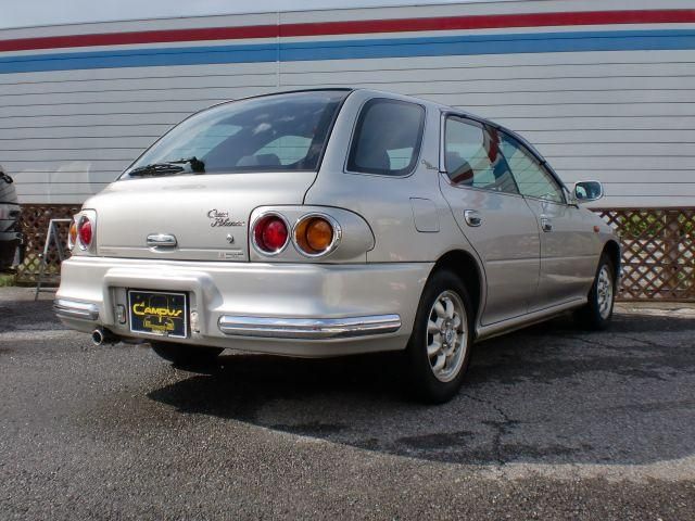   - Subaru Impreza Casa Blanca Limited Edition (12 )