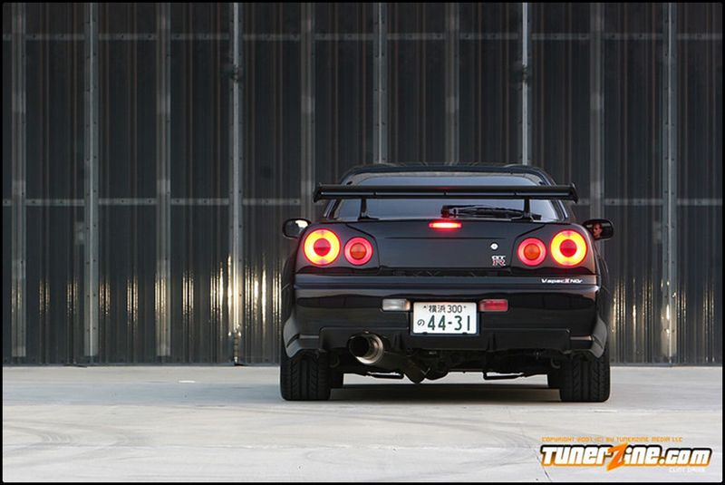     Nissan Skyline GT-R (83 +5 )