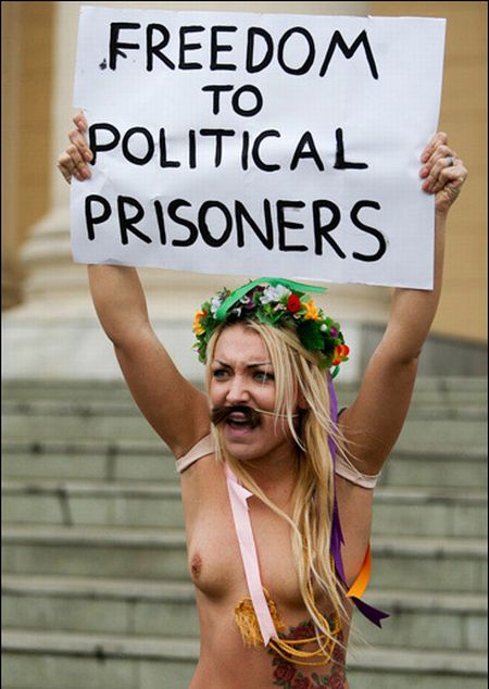 FEMEN    (7  + )