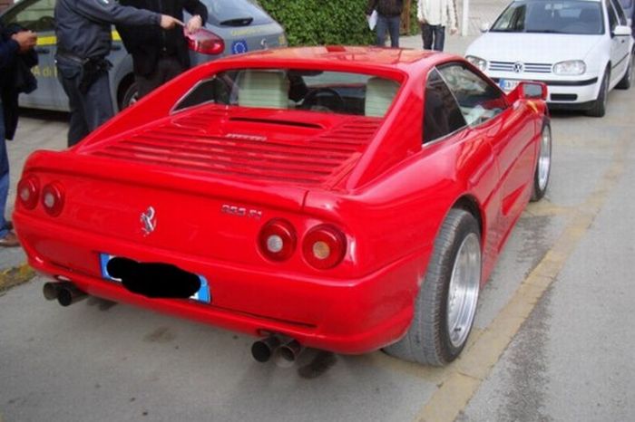      Ferrari (7 )