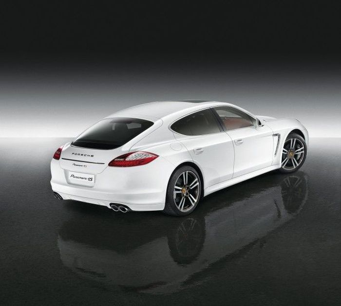 Porsche Panamera 4S Exclusive Middle East Edition (4 )