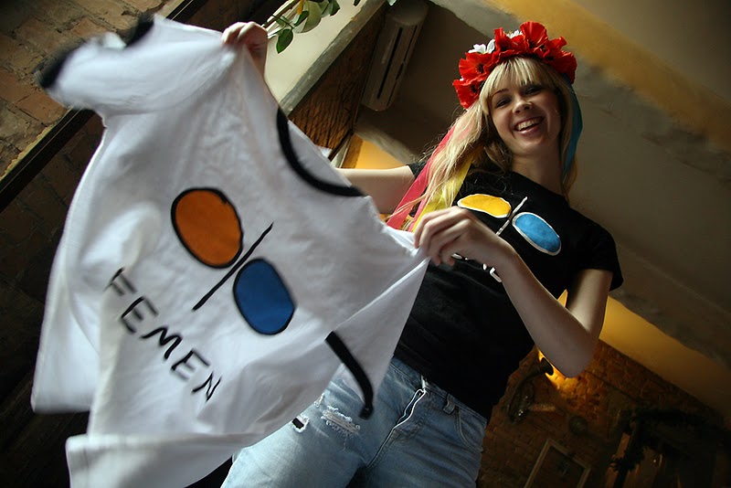 0445      FEMEN