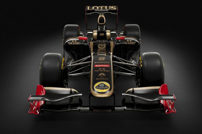  Lotus Renault    R31 (8 )