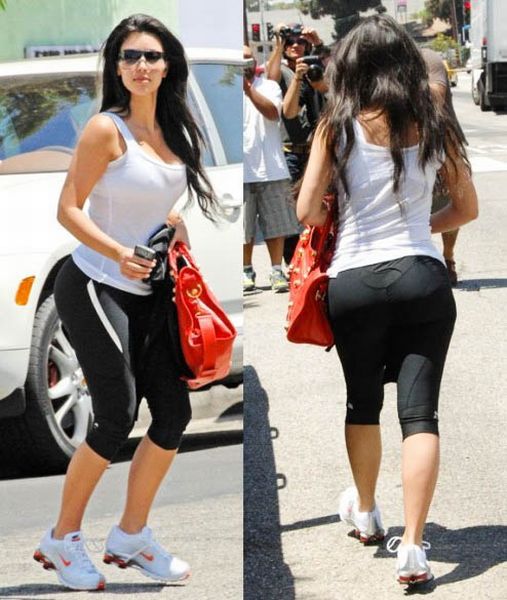  Kim Kardashian (50 ), photo:41