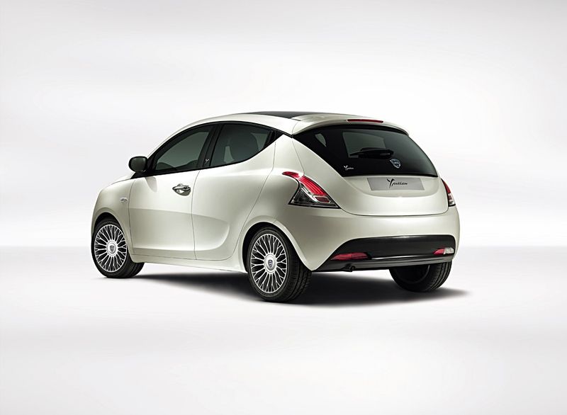       Fiat 500       <br> . ,  Ypsilon    ,  900- <br>   ,     1,3 .<br> <br>    Lancia Ypsilon      ,    .  ,  <br>    ,    ,      <br> Chrysler.