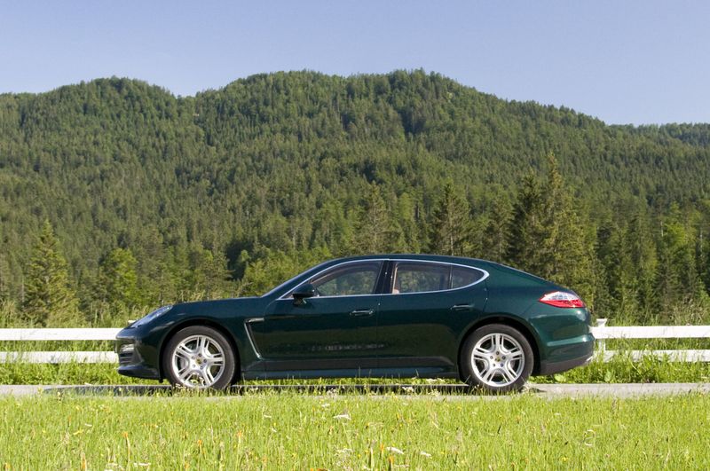  Porsche Panamera      (63 )