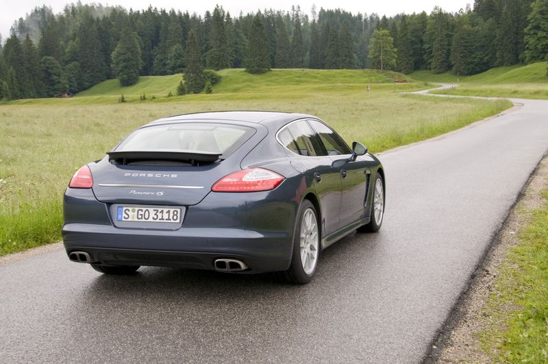  Porsche Panamera      (63 )