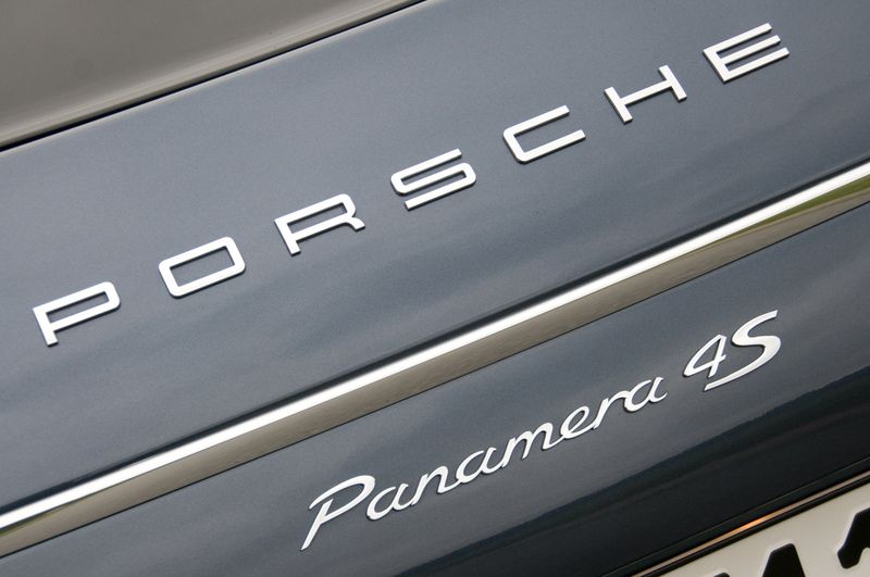  Porsche Panamera      (63 )