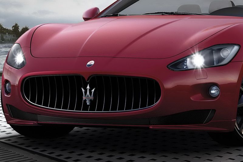 Maserati GranCabrio Sport     (8 )