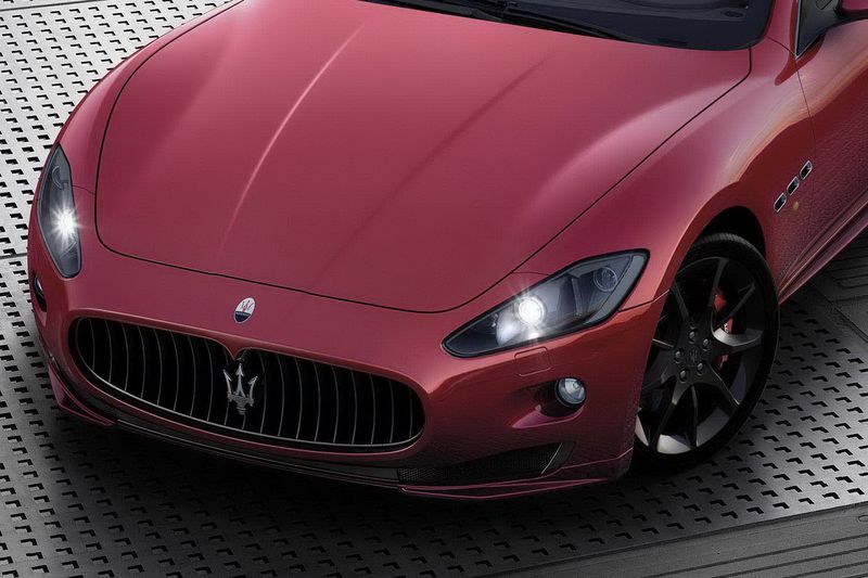 Maserati GranCabrio Sport     (8 )