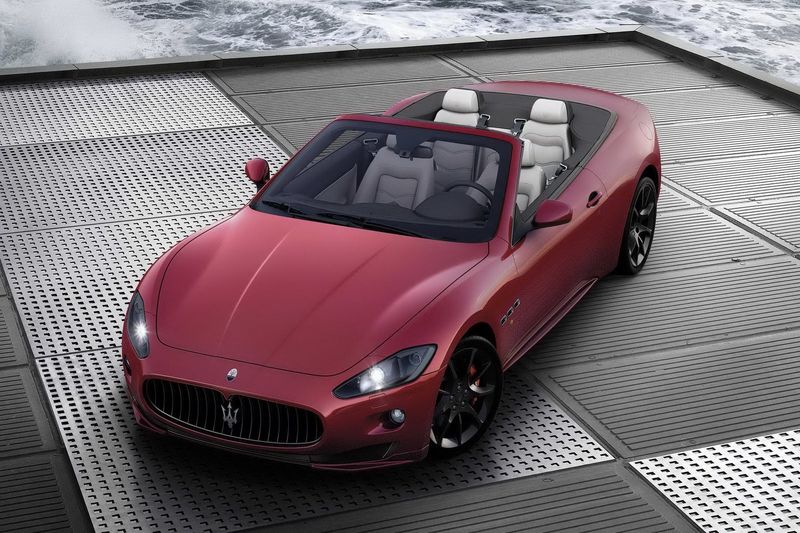 Maserati GranCabrio Sport     (8 )