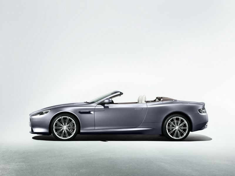 Aston Martin Virage       (32 )