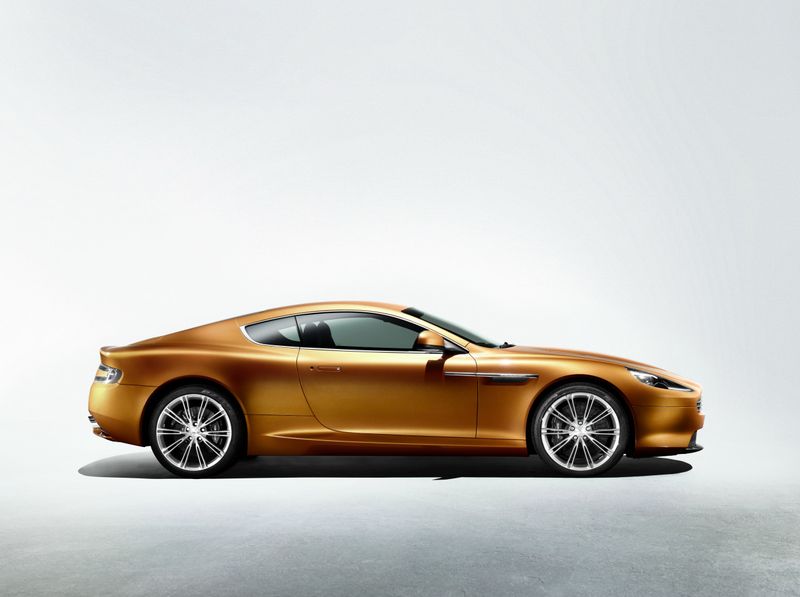 Aston Martin Virage       (32 )