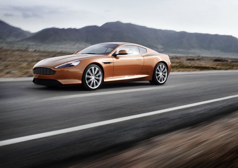 Aston Martin Virage       (32 )