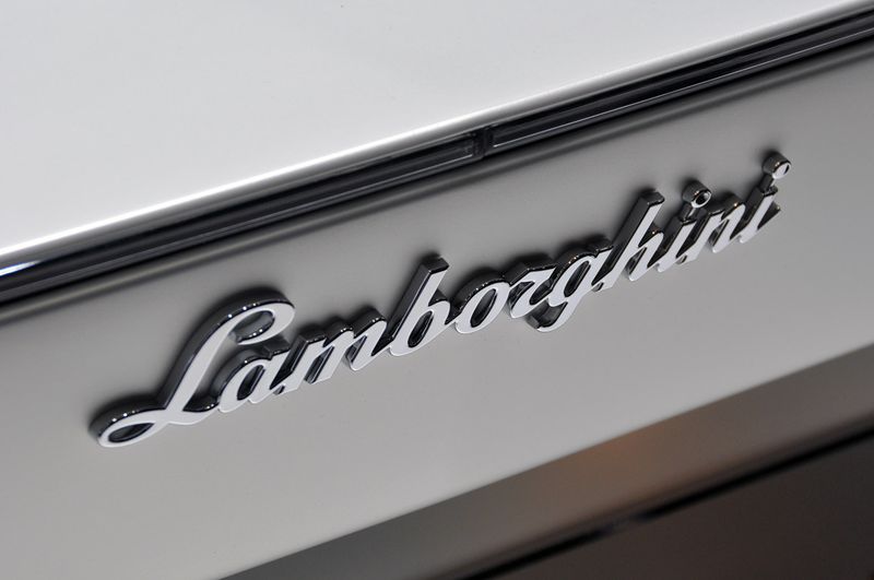 Lamborghini    Aventador LP700-4 (106 +)