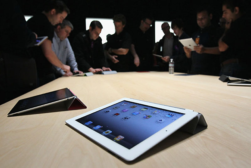 iPad204     iPad 2