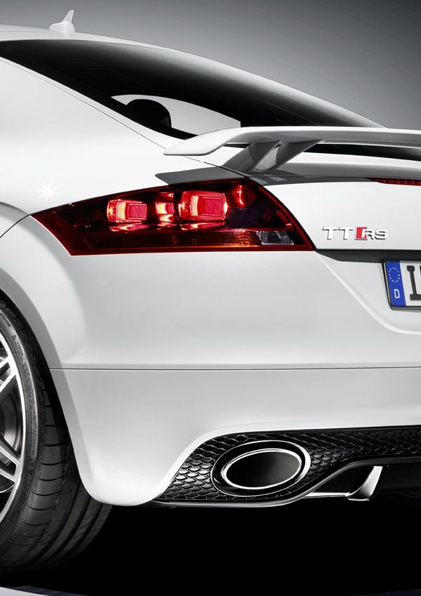  Audi TT RS    (60 )