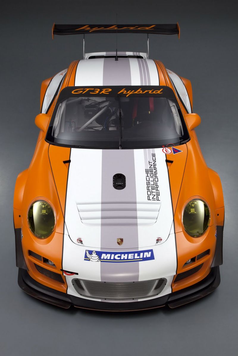   - Porsche 911 GT3 R (18 )