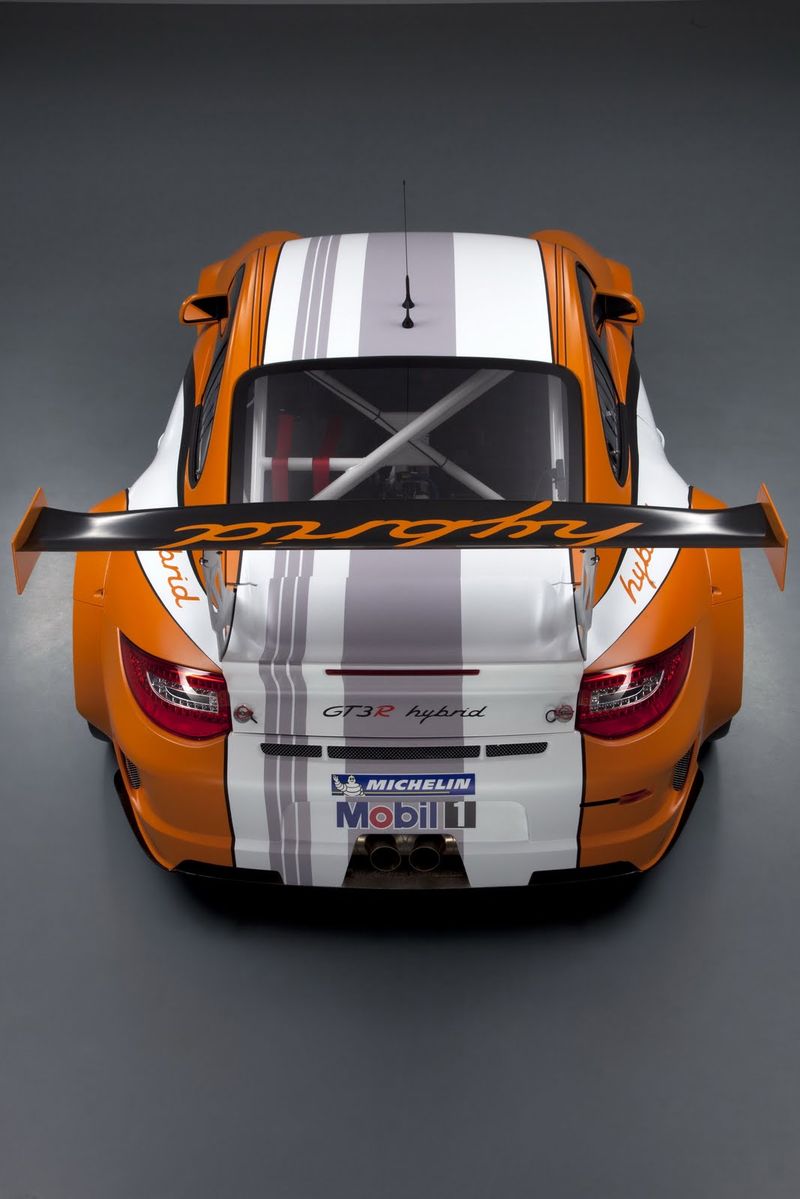   - Porsche 911 GT3 R (18 )
