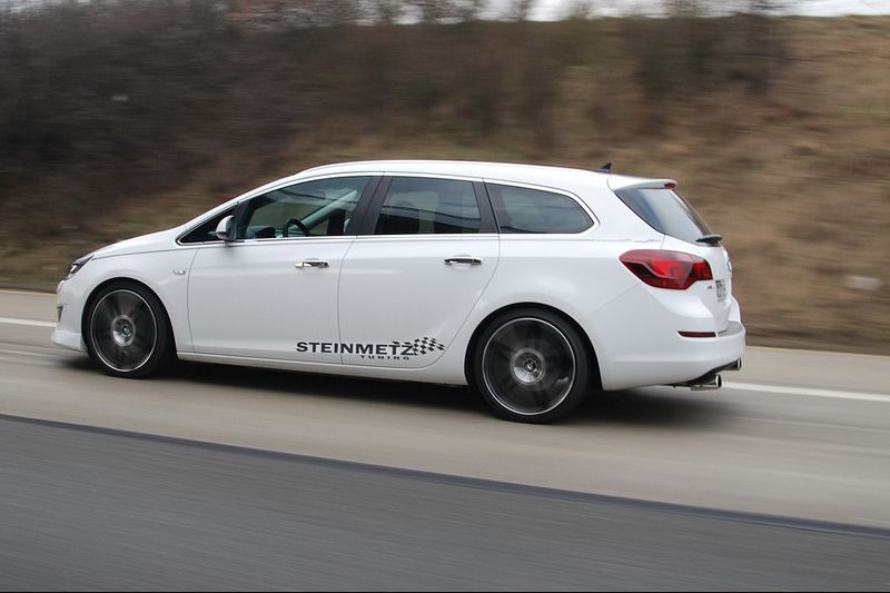 Opel Astra Sports Tourer    Steinmetz (22 +)