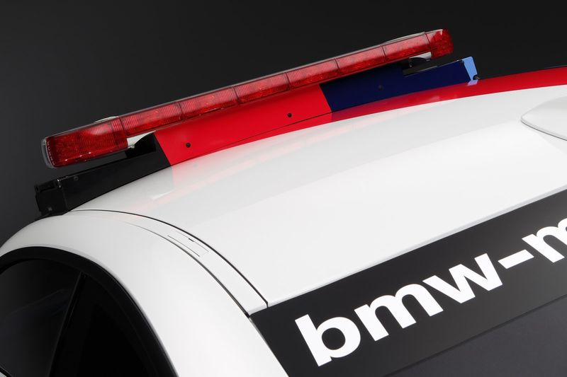 ,   , 19  2011 ,         , BMW 1-Series M Coupe           MotoGP.      BMW M GmbH        . 340-    M TwinPower Turbo  3,0      500             ,       100 /    4,9 ,       .