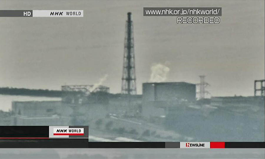 Smoke from the nuclear r 004    