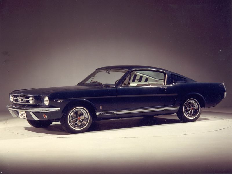 1966 Ford Mustang а такая жопа называется фаст бэк 