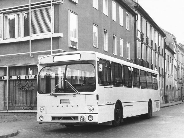 Ikarus 266    260      .    :    (  45  30 ).   1974       -  Ikarus 266   431 -,         .    . Ikarus 190 (1973–1977)