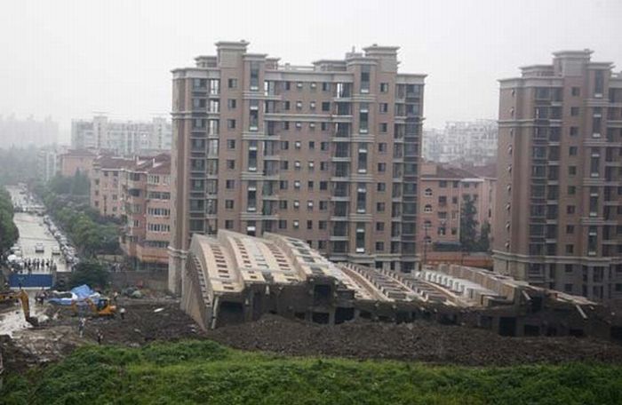 Китайские строители сэкономили на арматуре (13 фото)