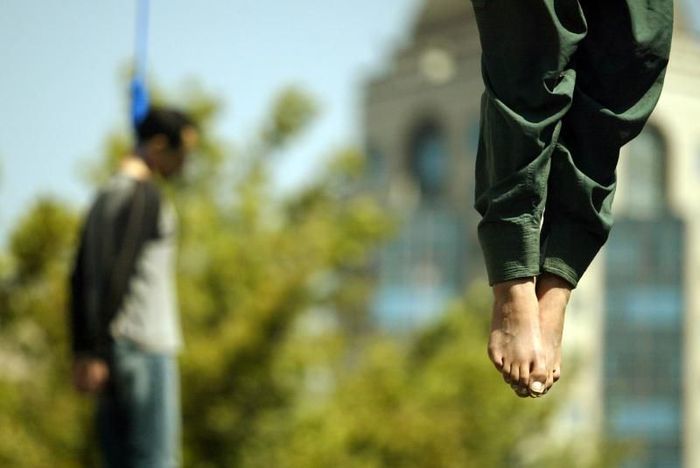 Публичная казнь в Иране (14 фото)