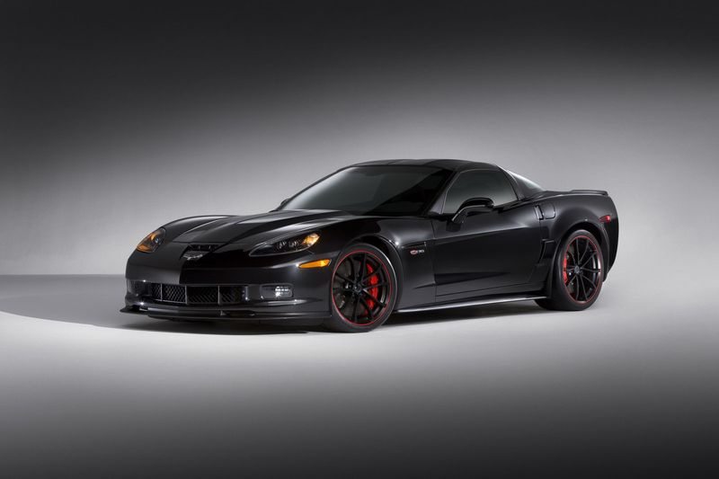 2012 Centennial Edition       Corvette,   Grand Sport  6,2- V8  430  , Z06  7,0- V8  505     ZR1  6,2-   V8   638  .         ,     ,        .       ,    Corvette    - .      "Centennial Satin Black",       ,      .     Grand Sport  18-    19- ,   Z06  ZR1  19-   20-  .        245/40   285/35 .          100    (       ).                         .