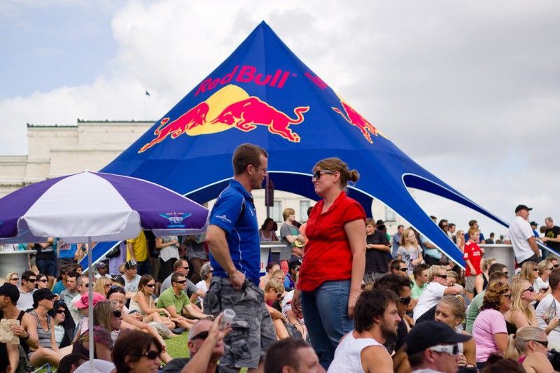     RedBull.       .   ,       —  .