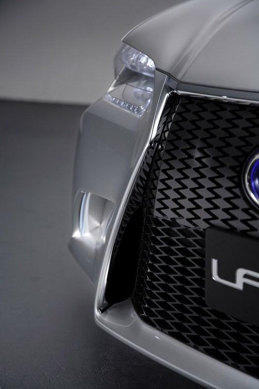    Lexus - LF-GH (43 +)