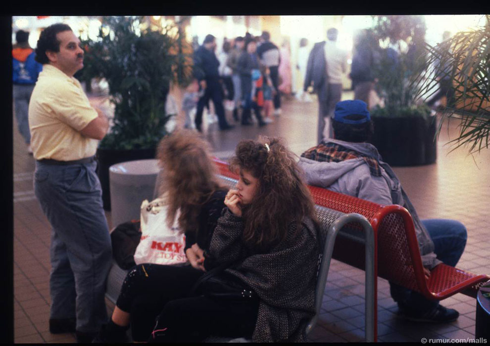 ss 110406 mall scenes nailbite.ss full     1989 