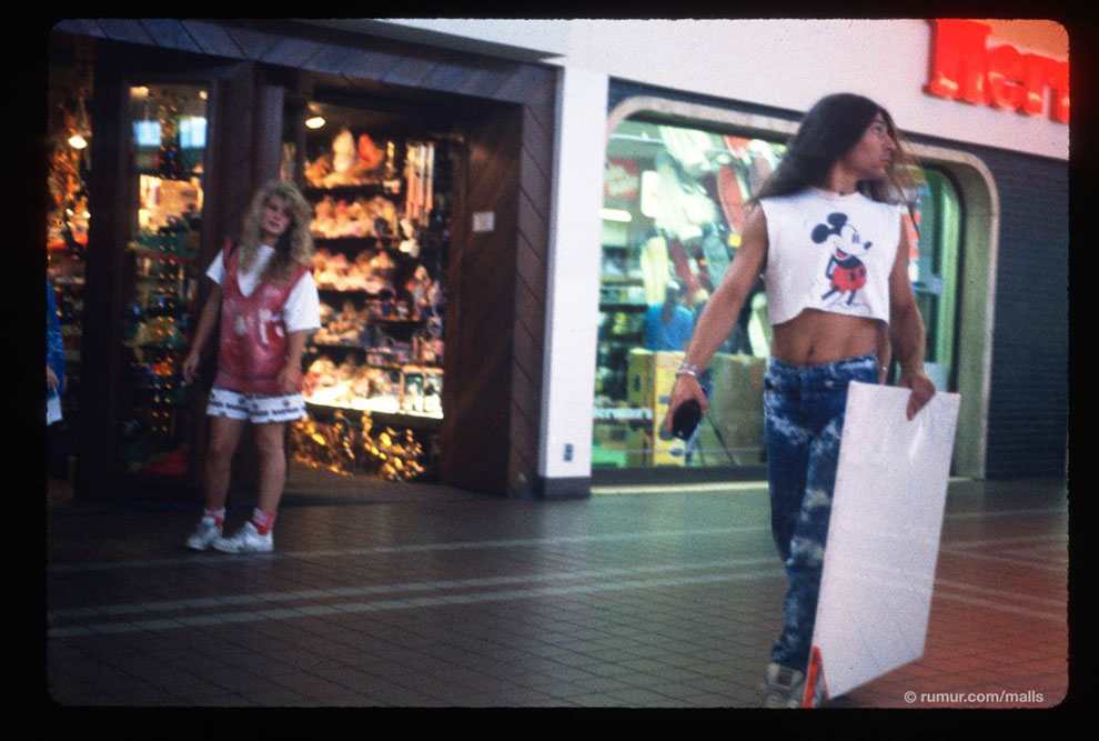 ss 110406 mall scenes micky.ss full     1989 