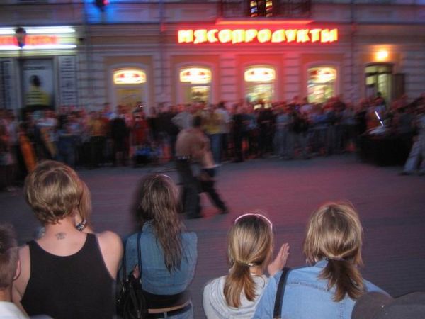 Публичный половой акт в центре Екатеринбурга (5 фото)