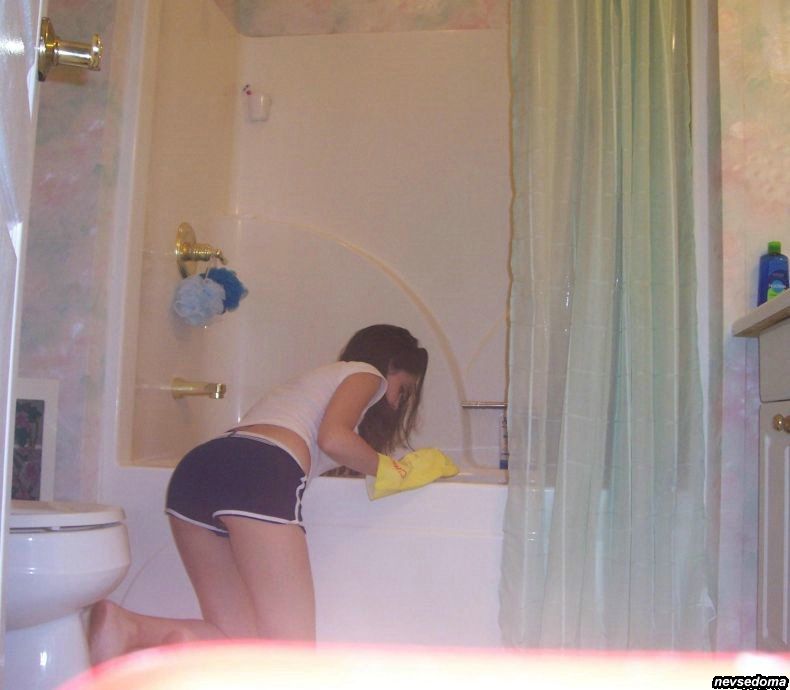 Фото скрытой камеры женщин. Подсмотренное в ванной комнате. Девушки подглядывание. Подсмотренное в ванных комнатах.