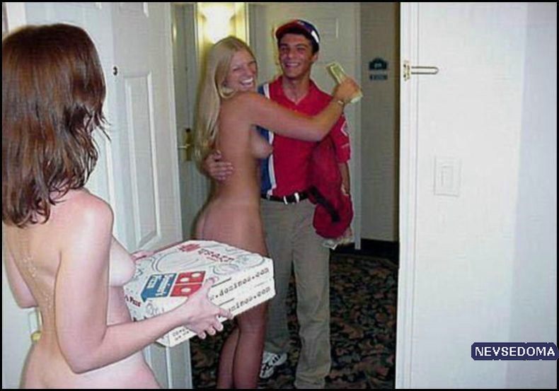 Naked Pizza Girls