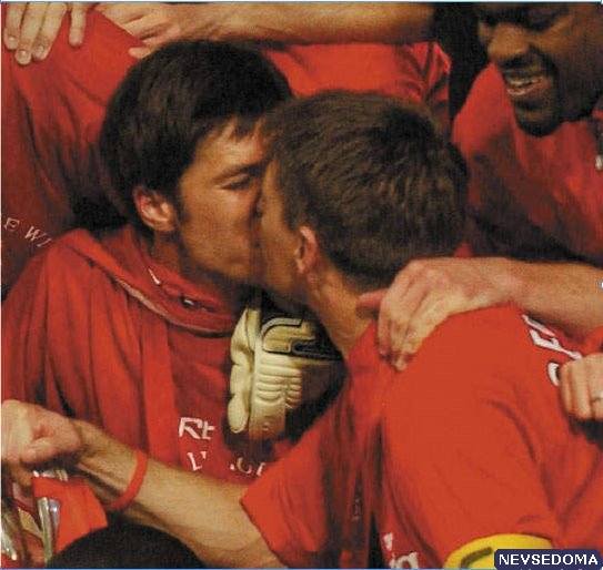 Забавные фанаты (2 фото)