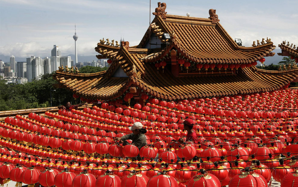 Китайская со. Китай. Китайский новый год храм. Новый год в Китае фото. Современный Китай красный.