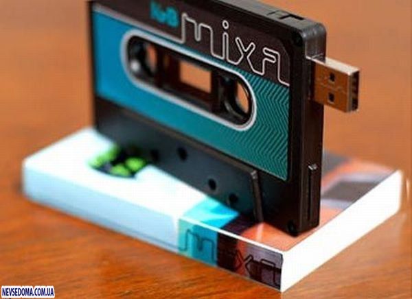 Отличная подборка необычных USB-стиков (72 фото)