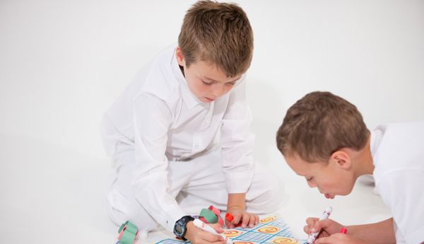 Зато с нее иголки не сыпятся Зато с нее иголки не сыпятся