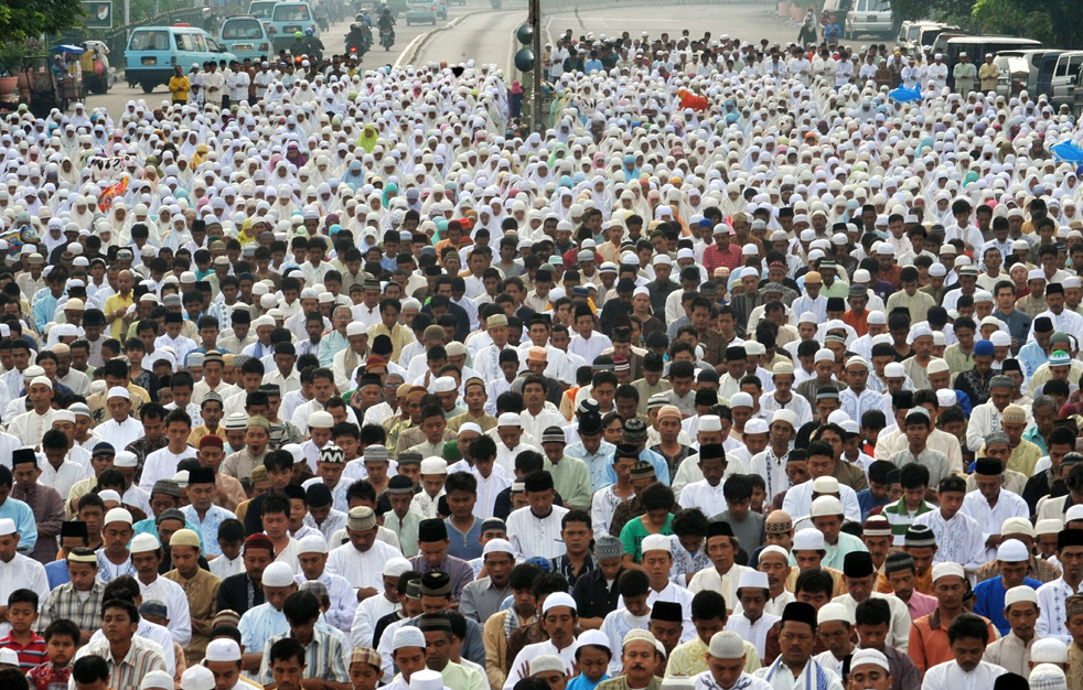 Где есть мусульмане. Индонезия мусульмане. Индонезийцы мусульмане. Индонезия население мусульмане.