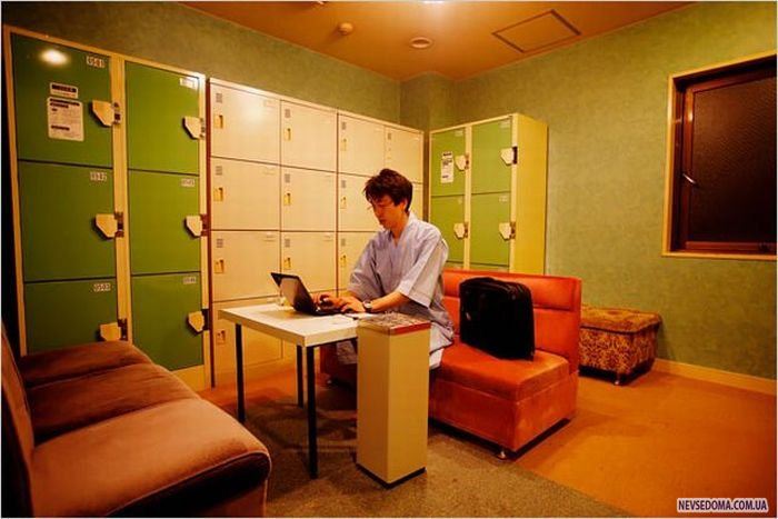 Человек, пострадавший от кризиса (10 фото)