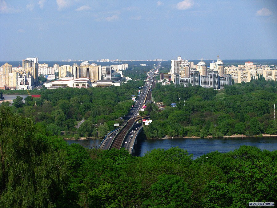 Левый берег киева. Зелёный Киев. Киев вид с левого берега. Киев летом.
