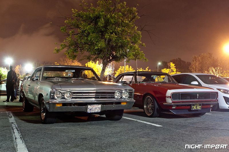 Большая тюнинг-тусовка собралась на открытии фургонов фастфуда (89 фото)